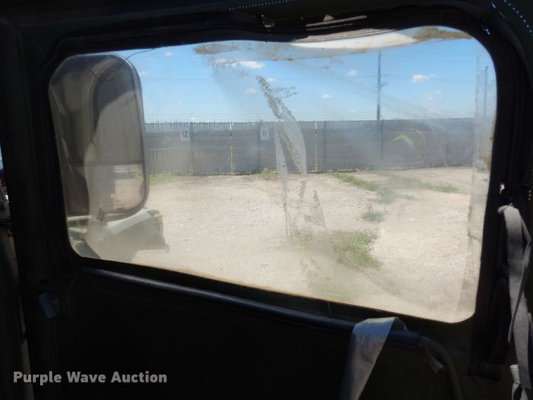 image for item DF4092 1989 Am General M998 Hummer  SUV