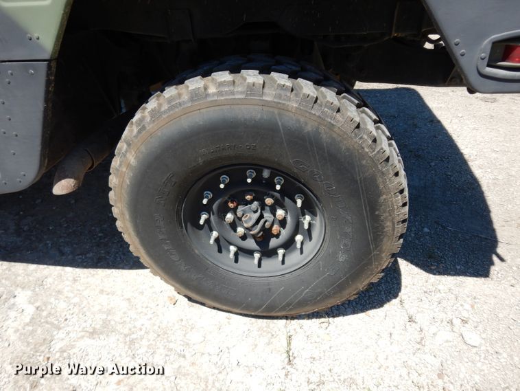 image for item DF4092 1989 Am General M998 Hummer  SUV