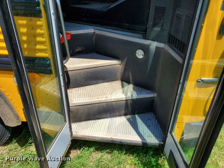 image for item DF8967 1997 Thomas Built Saf-T-Liner MVP EF  school bus