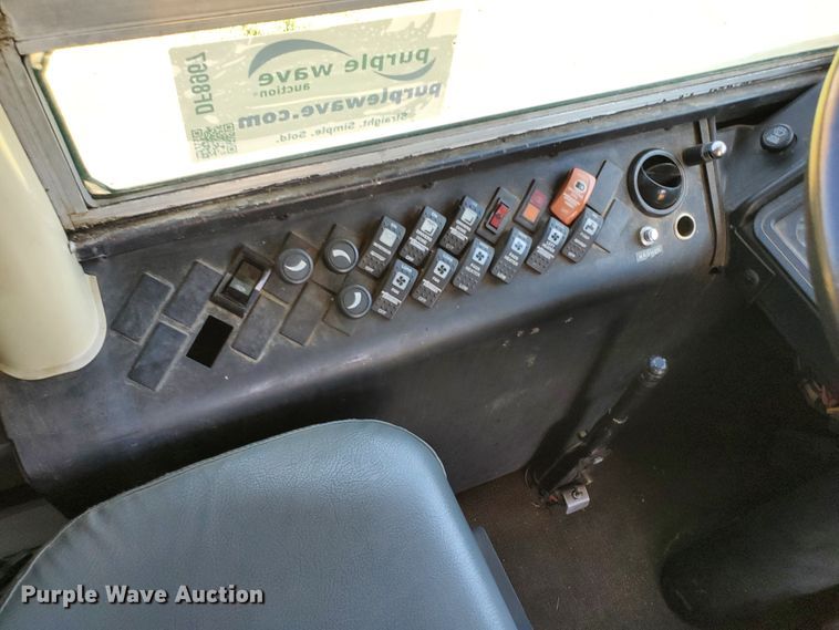 image for item DF8967 1997 Thomas Built Saf-T-Liner MVP EF  school bus