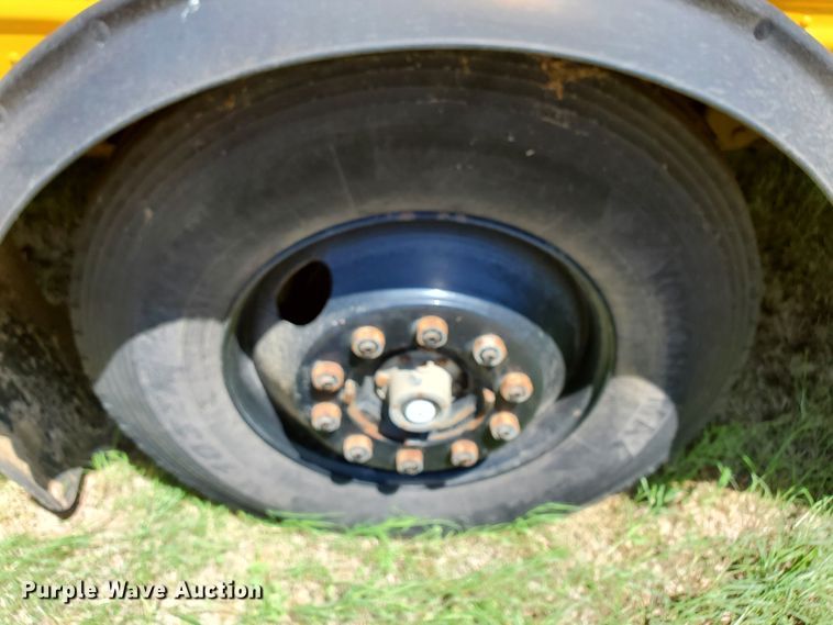 image for item DF8967 1997 Thomas Built Saf-T-Liner MVP EF  school bus