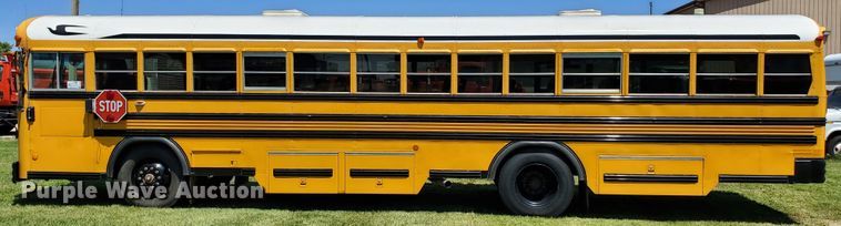 image for item DF8968 2000 Blue Bird TC2000  school bus