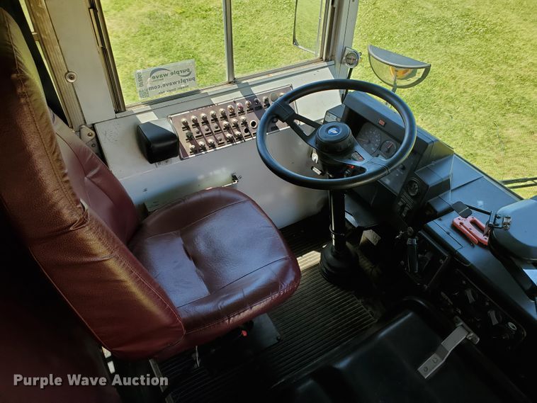 image for item DF8968 2000 Blue Bird TC2000  school bus