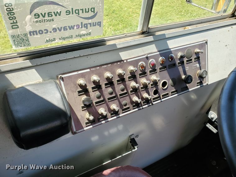 image for item DF8968 2000 Blue Bird TC2000  school bus