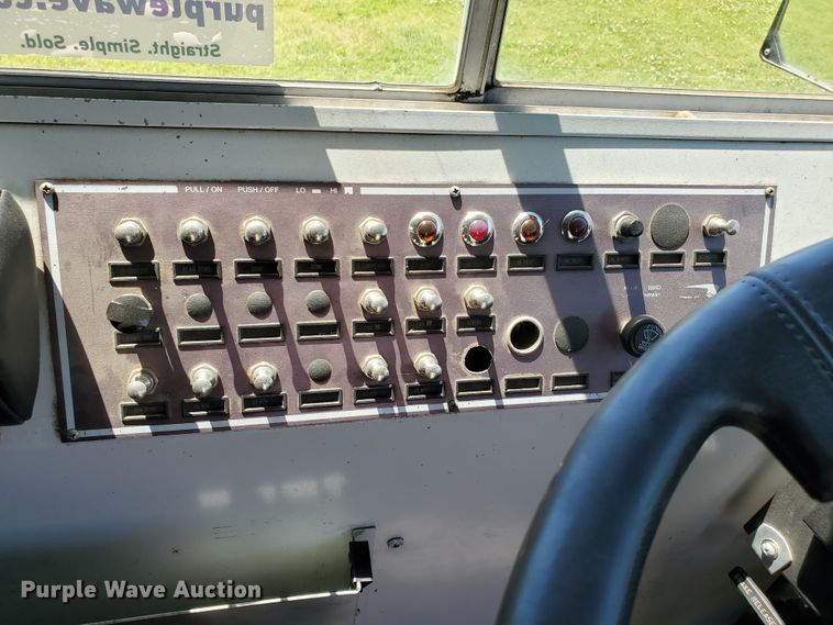 image for item DF8968 2000 Blue Bird TC2000  school bus