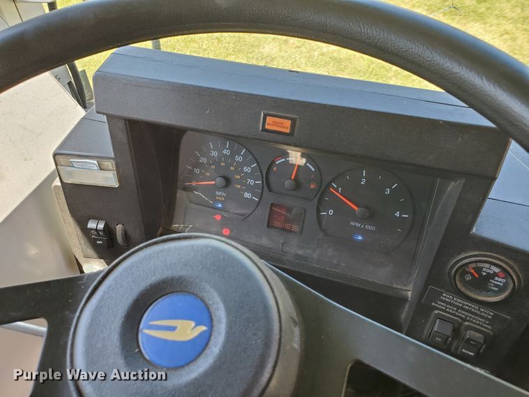 image for item DF8968 2000 Blue Bird TC2000  school bus