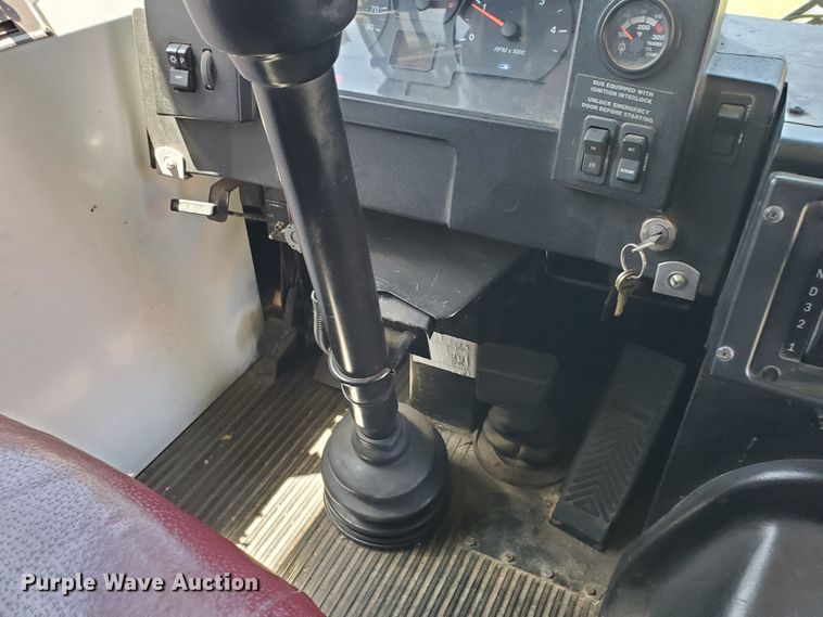 image for item DF8968 2000 Blue Bird TC2000  school bus