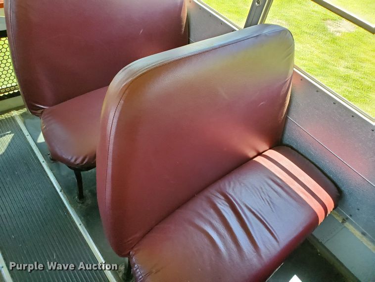 image for item DF8968 2000 Blue Bird TC2000  school bus