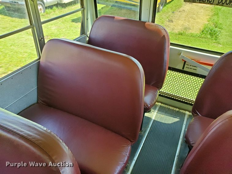 image for item DF8968 2000 Blue Bird TC2000  school bus