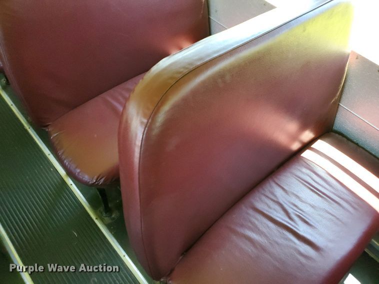 image for item DF8968 2000 Blue Bird TC2000  school bus