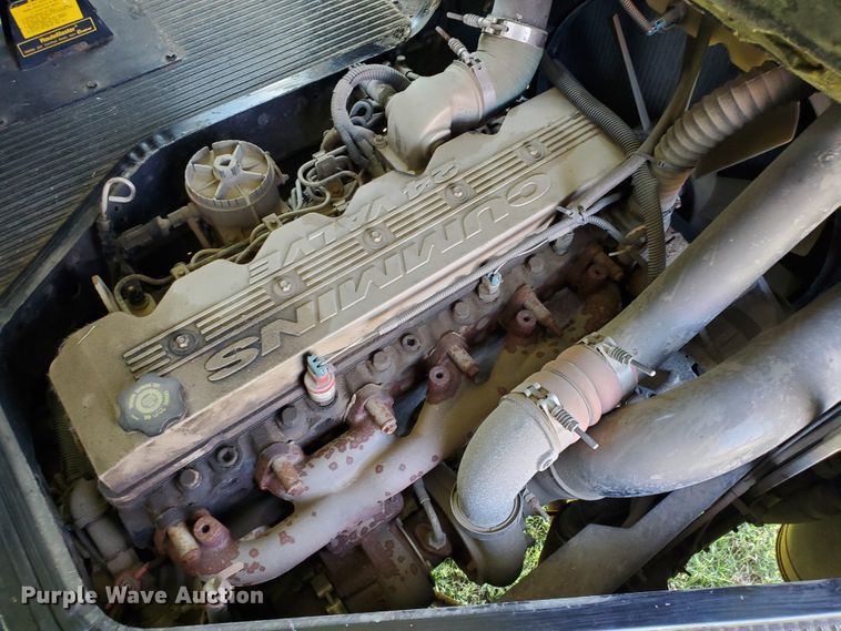 image for item DF8968 2000 Blue Bird TC2000  school bus