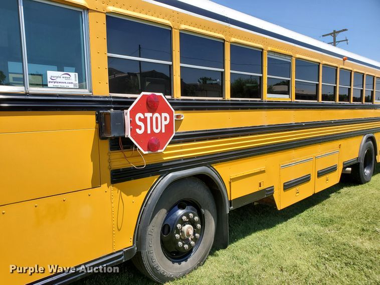 image for item DF8968 2000 Blue Bird TC2000  school bus