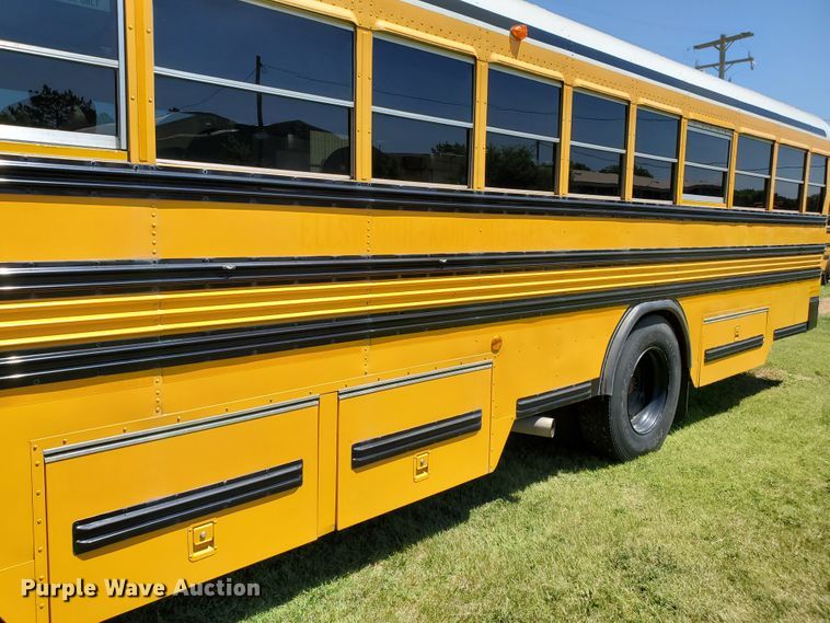 image for item DF8968 2000 Blue Bird TC2000  school bus