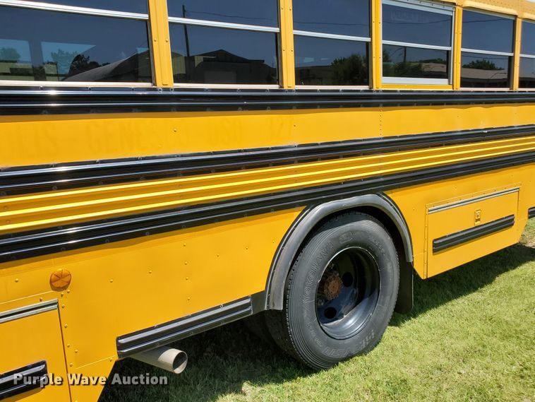 image for item DF8968 2000 Blue Bird TC2000  school bus