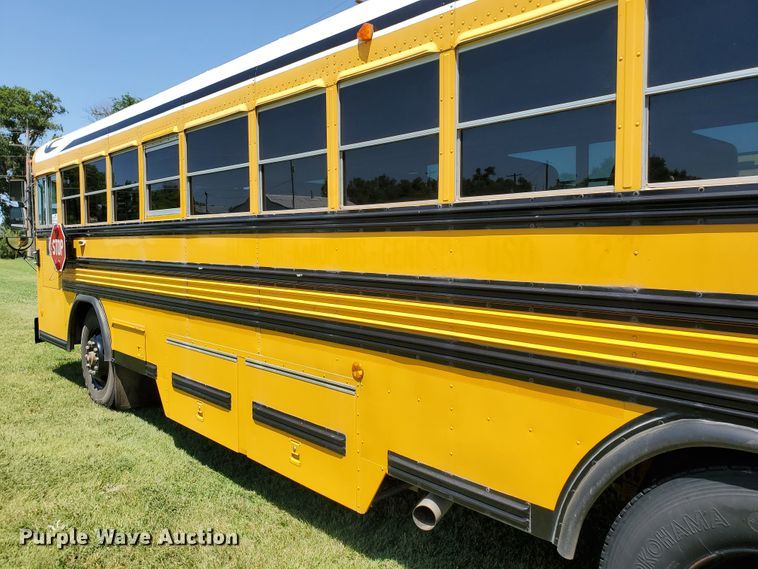 image for item DF8968 2000 Blue Bird TC2000  school bus