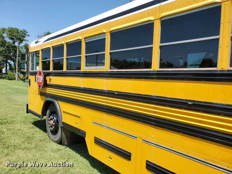 image for item DF8968 2000 Blue Bird TC2000  school bus