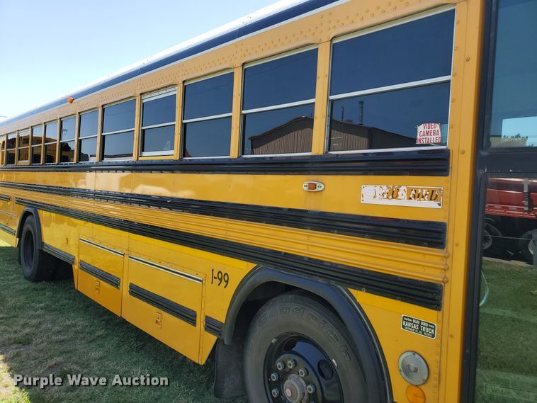 image for item DF8968 2000 Blue Bird TC2000  school bus