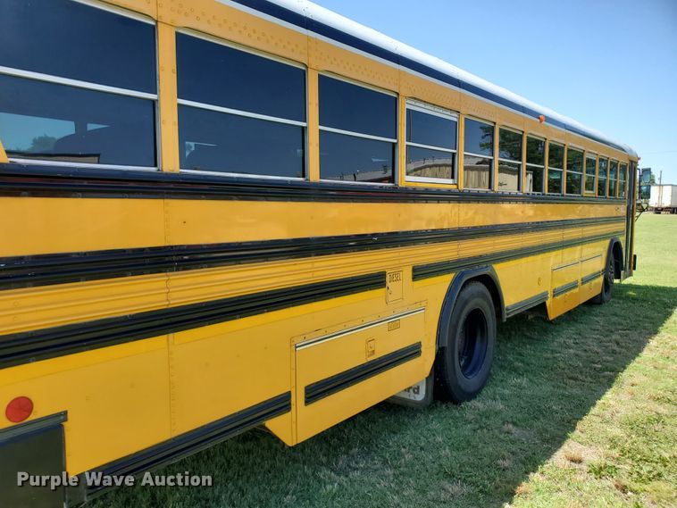 image for item DF8968 2000 Blue Bird TC2000  school bus
