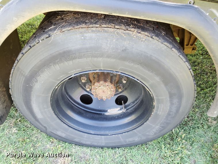 image for item DF8968 2000 Blue Bird TC2000  school bus