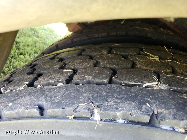 image for item DF8968 2000 Blue Bird TC2000  school bus