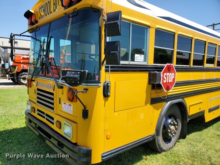 image for item DF8968 2000 Blue Bird TC2000  school bus