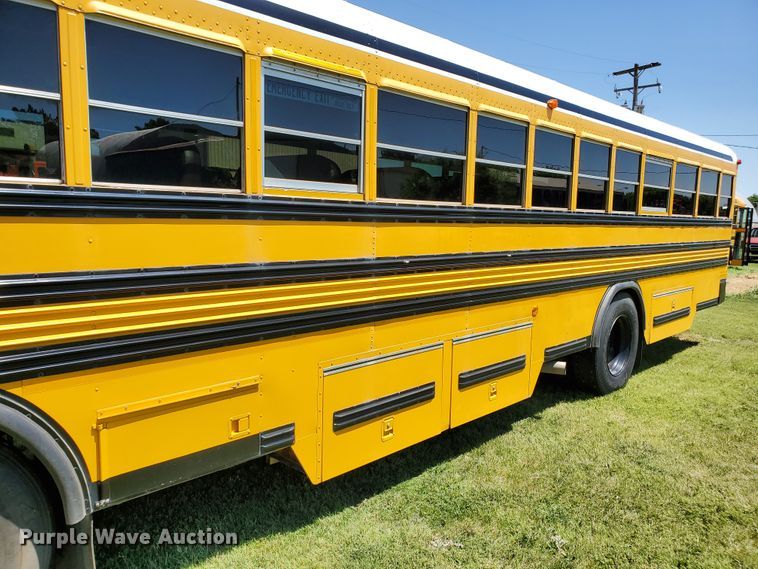 image for item DF8968 2000 Blue Bird TC2000  school bus