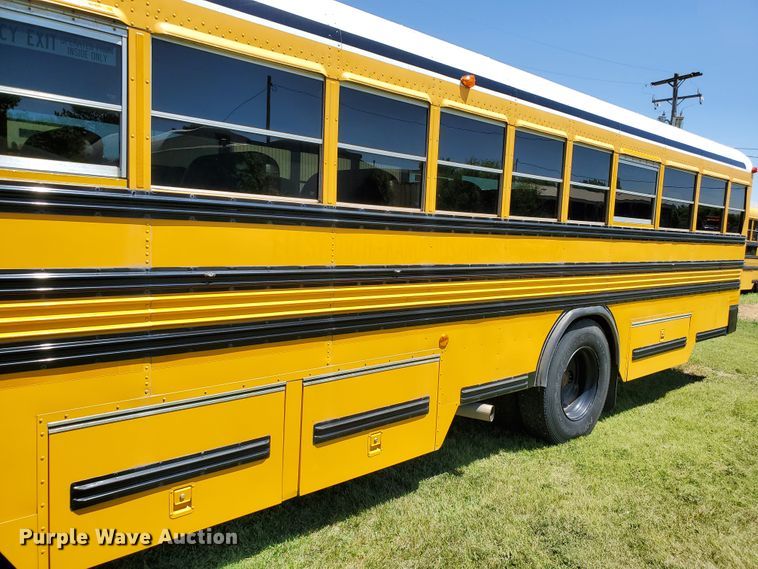 image for item DF8968 2000 Blue Bird TC2000  school bus