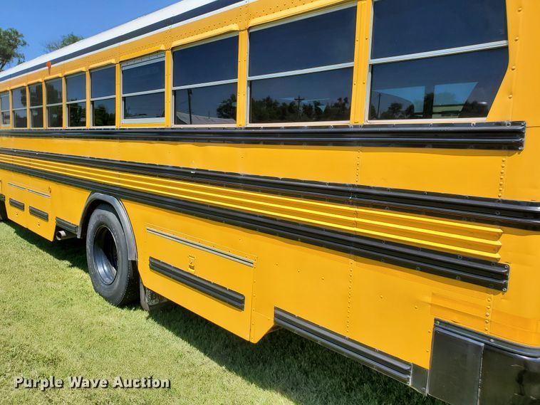 image for item DF8968 2000 Blue Bird TC2000  school bus