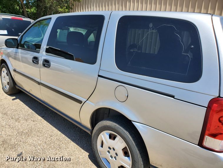 image for item DF8969 2006 Chevrolet Uplander  van