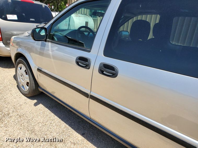 image for item DF8969 2006 Chevrolet Uplander  van