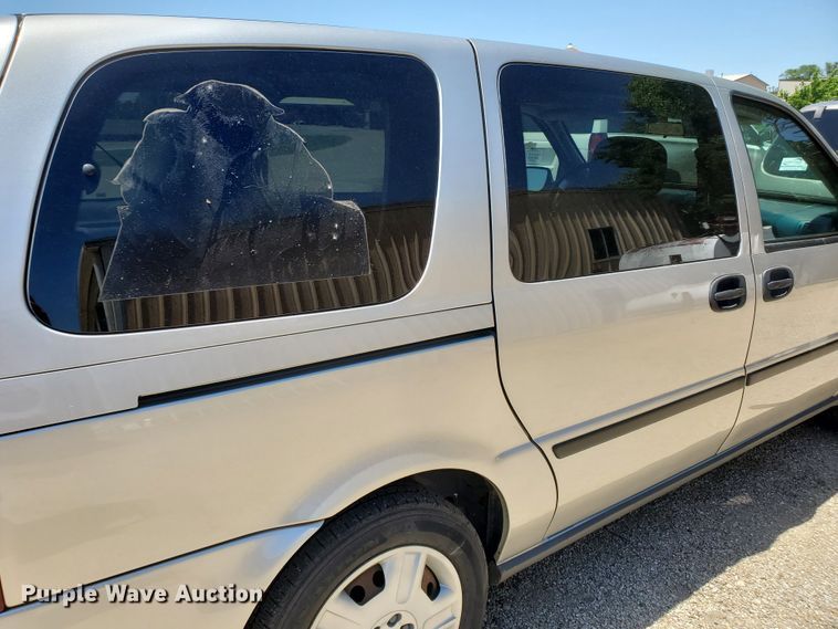 image for item DF8969 2006 Chevrolet Uplander  van