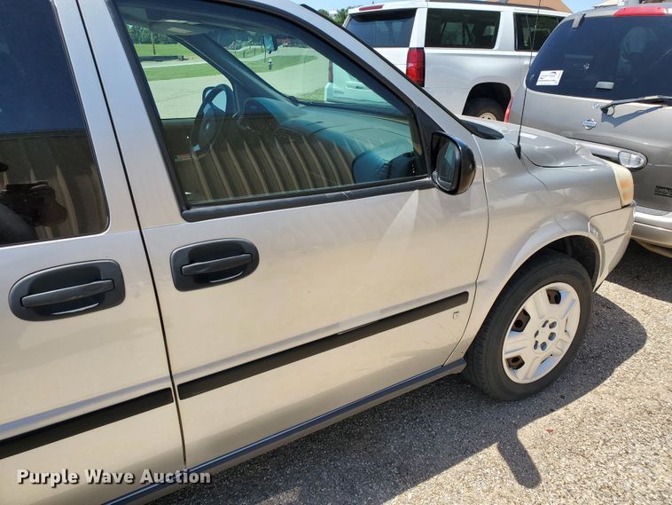 image for item DF8969 2006 Chevrolet Uplander  van