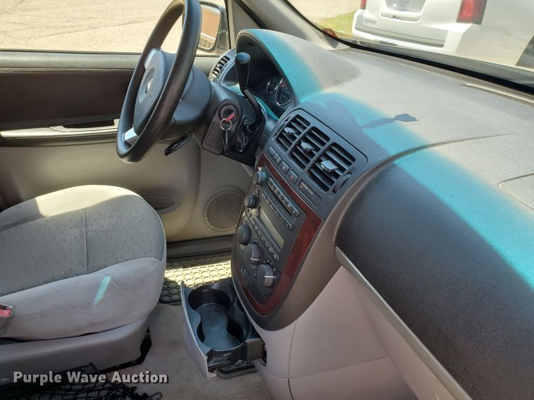 image for item DF8969 2006 Chevrolet Uplander  van