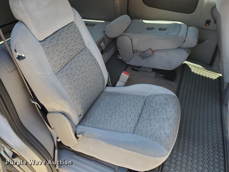 image for item DF8969 2006 Chevrolet Uplander  van