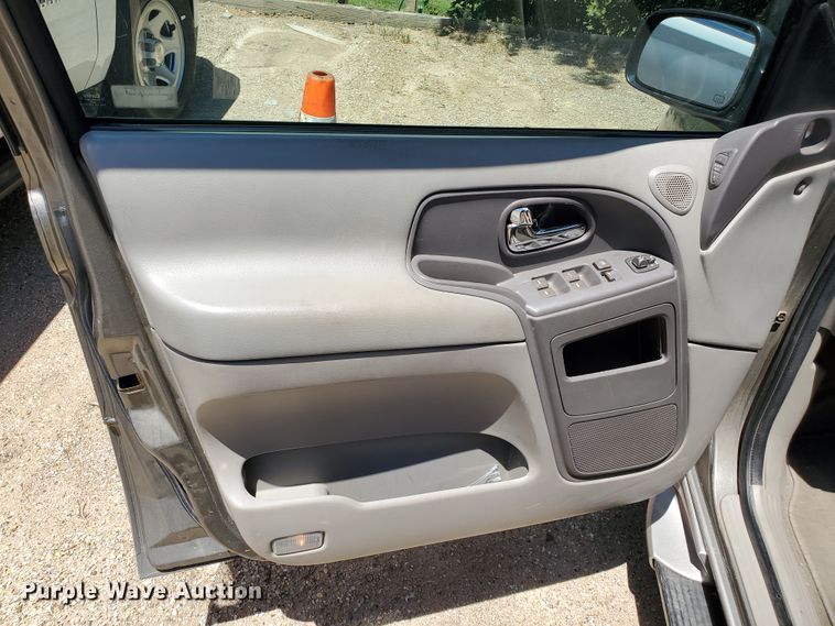 image for item DF8970 2002 Nissan Quest  van