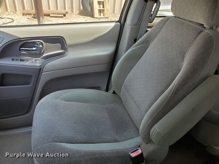 image for item DF8970 2002 Nissan Quest  van