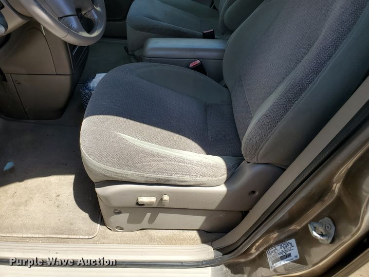 image for item DF8970 2002 Nissan Quest  van