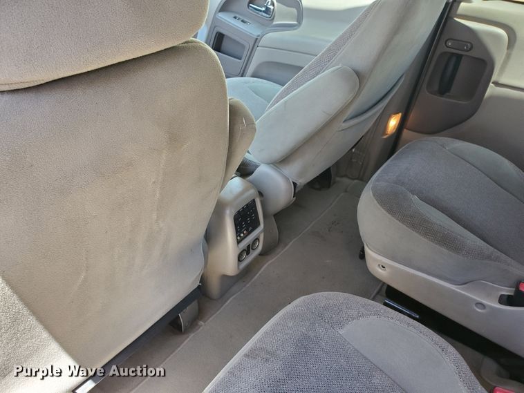 image for item DF8970 2002 Nissan Quest  van