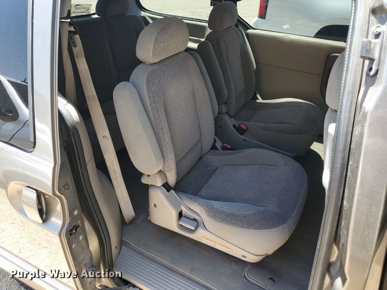 image for item DF8970 2002 Nissan Quest  van