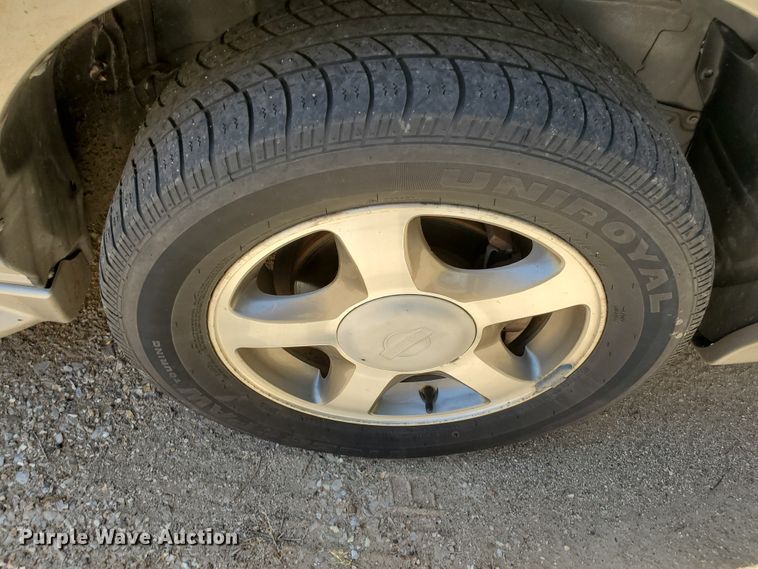 image for item DF8970 2002 Nissan Quest  van