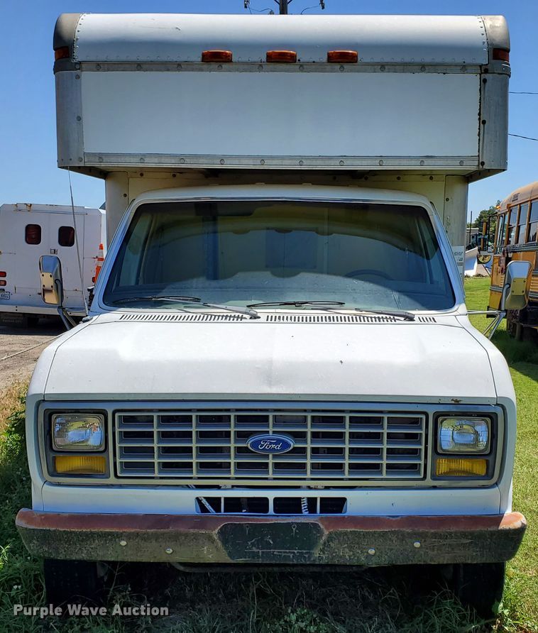 image for item DF8972 1989 Ford Econoline E350  box truck