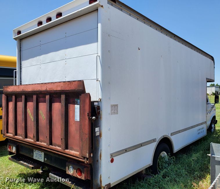 image for item DF8972 1989 Ford Econoline E350  box truck