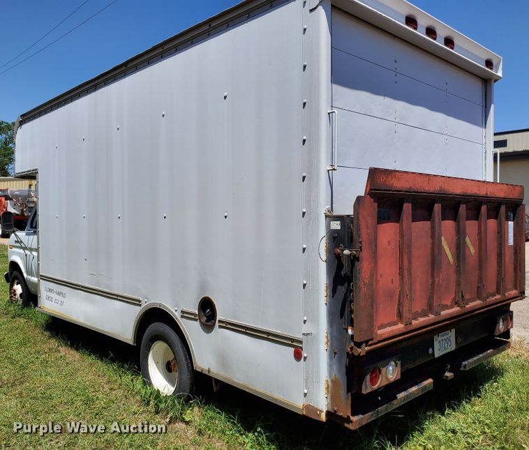 image for item DF8972 1989 Ford Econoline E350  box truck