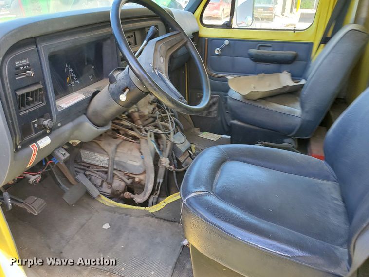 image for item DF8972 1989 Ford Econoline E350  box truck