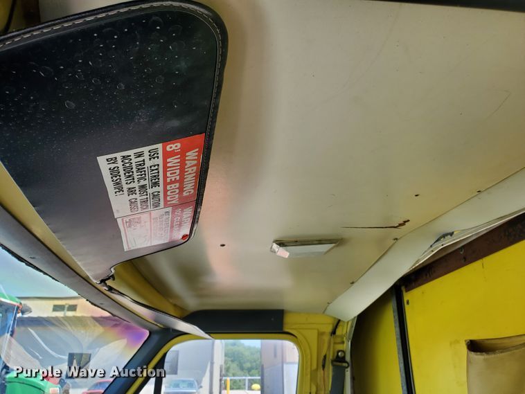 image for item DF8972 1989 Ford Econoline E350  box truck