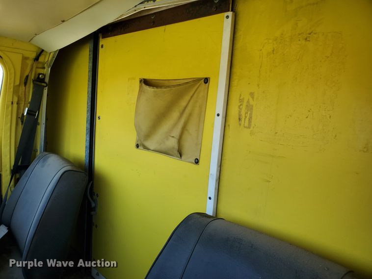 image for item DF8972 1989 Ford Econoline E350  box truck