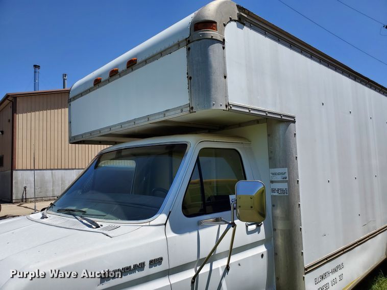 image for item DF8972 1989 Ford Econoline E350  box truck