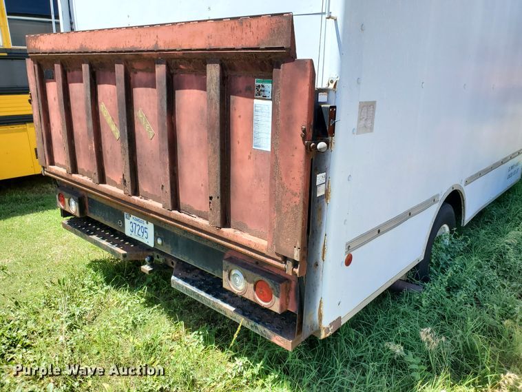 image for item DF8972 1989 Ford Econoline E350  box truck