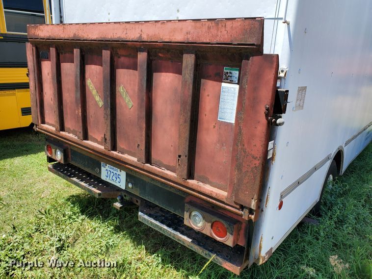image for item DF8972 1989 Ford Econoline E350  box truck