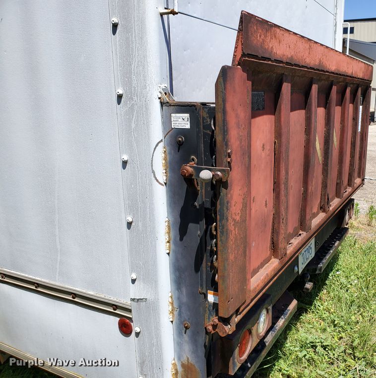 image for item DF8972 1989 Ford Econoline E350  box truck